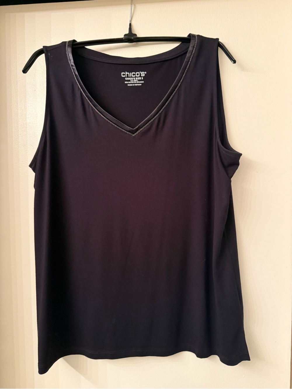 Chico's Black V-Neck Sleeveless Tank
